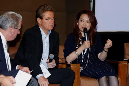 蒙牛乳業(yè)總裁孫伊萍在CEO論壇演講